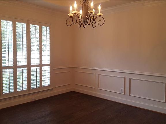 2nd image of 7508 Lyndhurst Ln