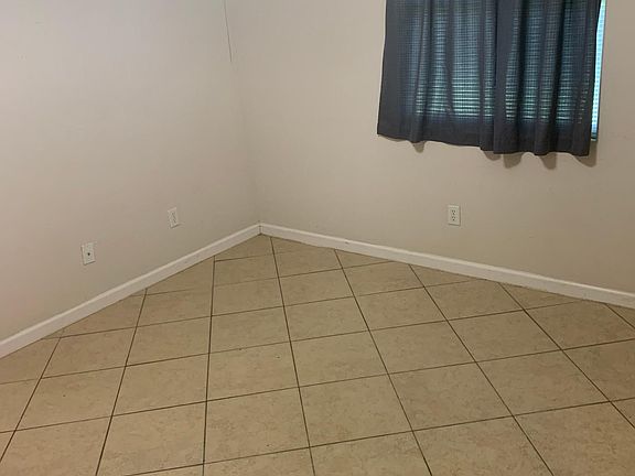 4th image of 742 Driftwood Ln
