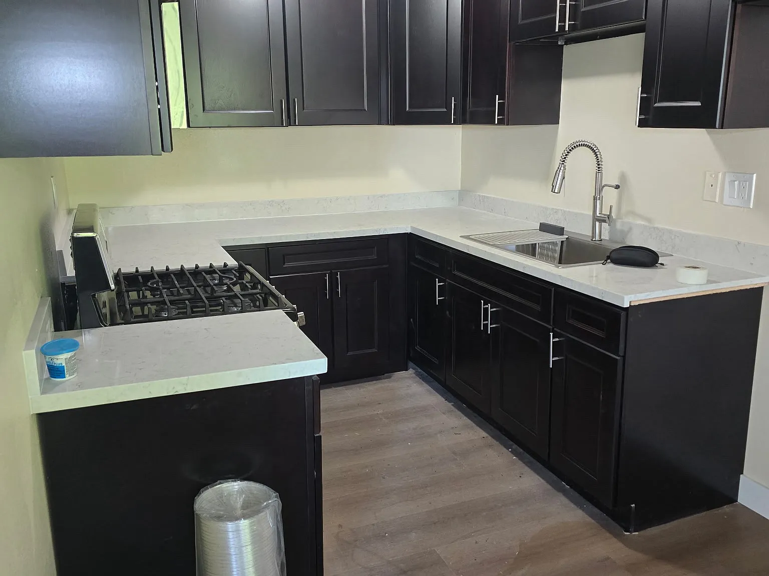 2 bed, 900 sqft, $2,200 — Photo 1