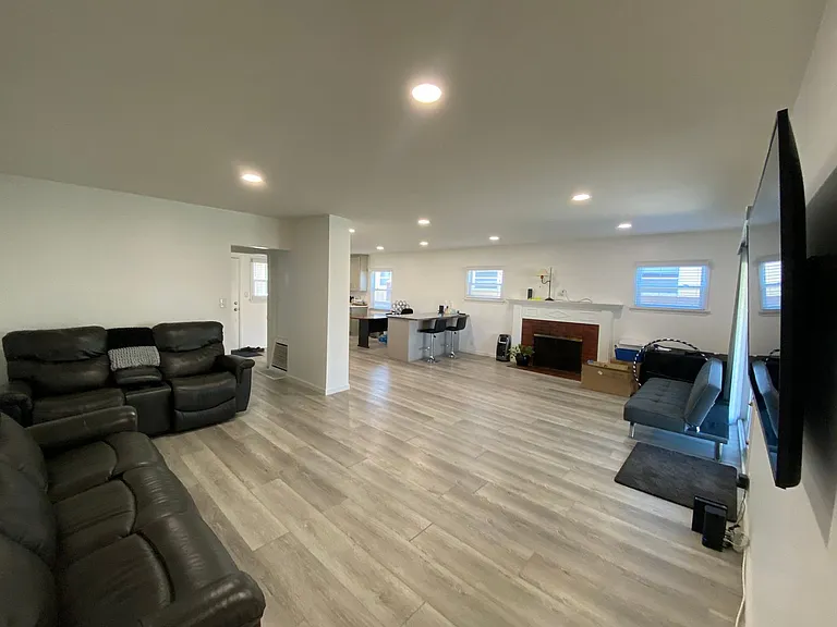 432 Washington St — Photo 9