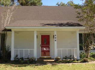 306 Woodlawn Dr, Oxford, MS 38655