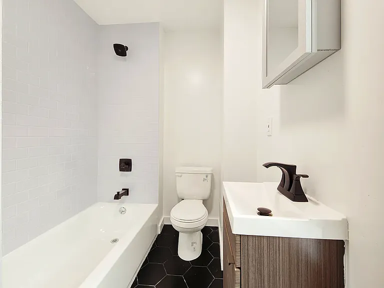 47 Franklin St #2 — Photo 9