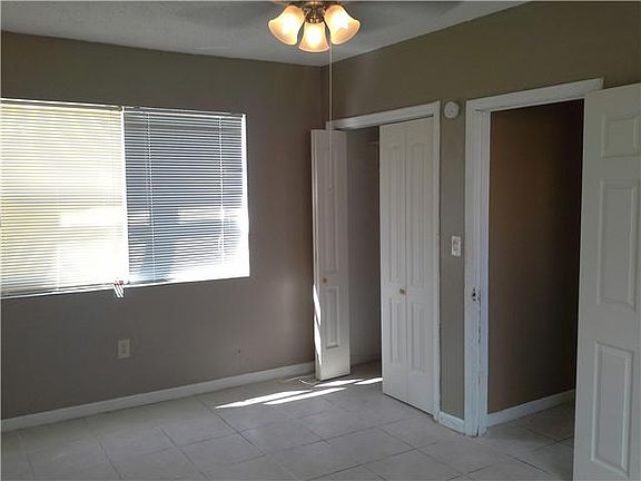 5th image of 1633 N Treasure Dr #C1