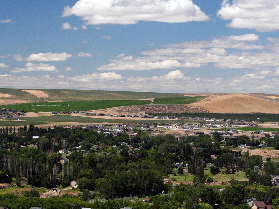 2nd image of 2560 Falconcrest Loop