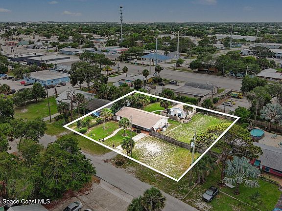 3rd image of 1600 Avocado Ave