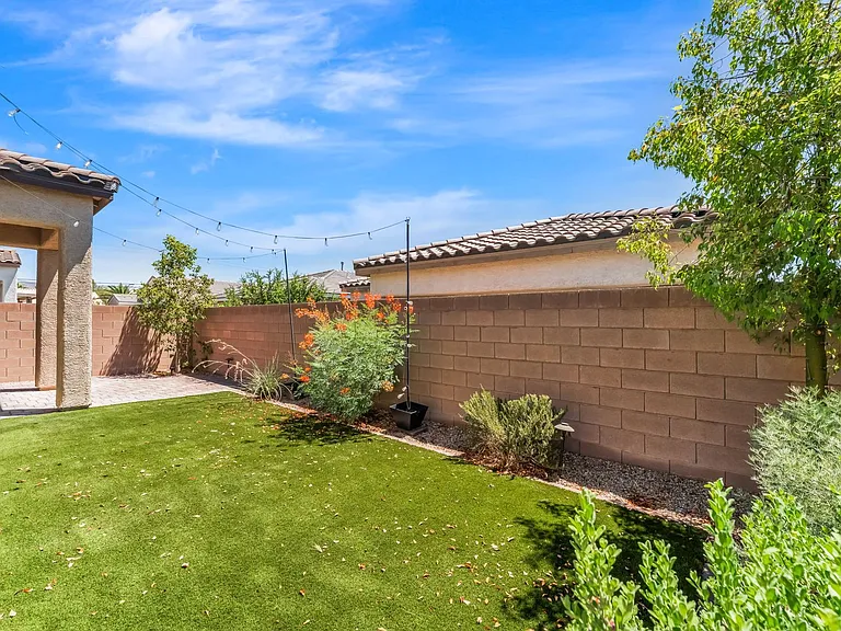 4748 Calming Garden St — Photo 20