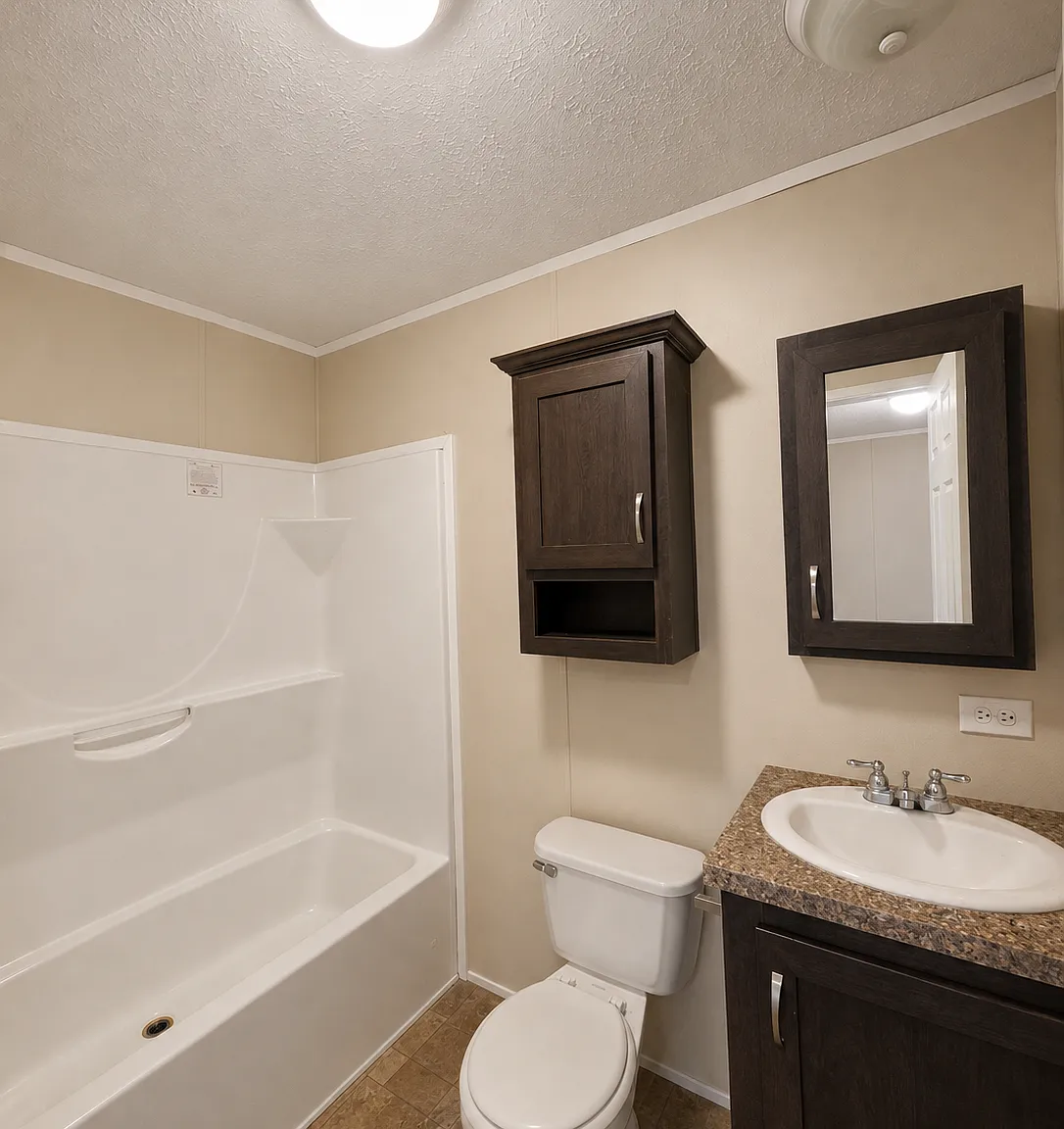 3 bed, 1056 sqft, $999 — Photo 3