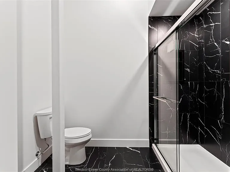 247 Brock St #404 — Photo 15
