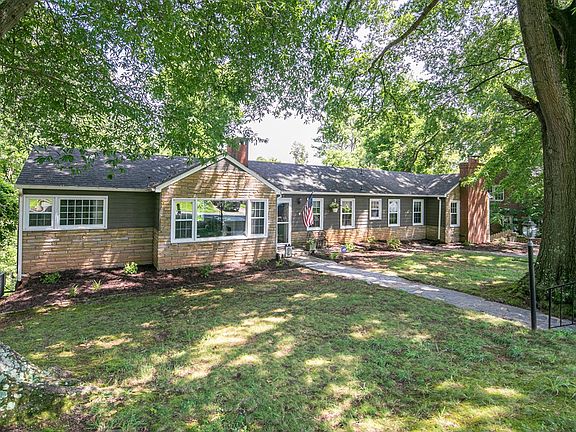 2nd image of 227 Grove Park Cir