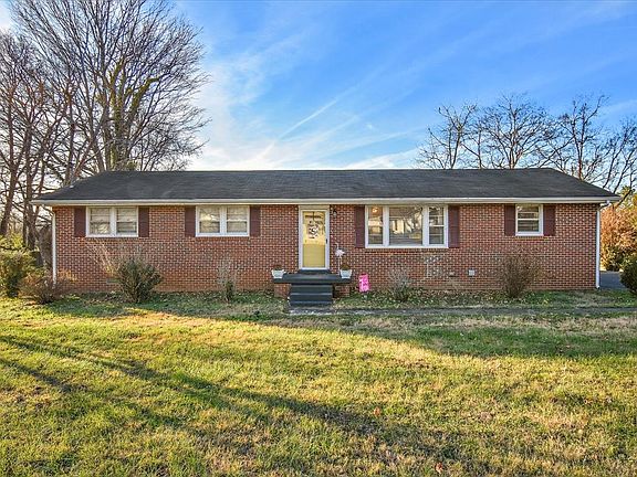 2nd image of 104 Burrum Dr