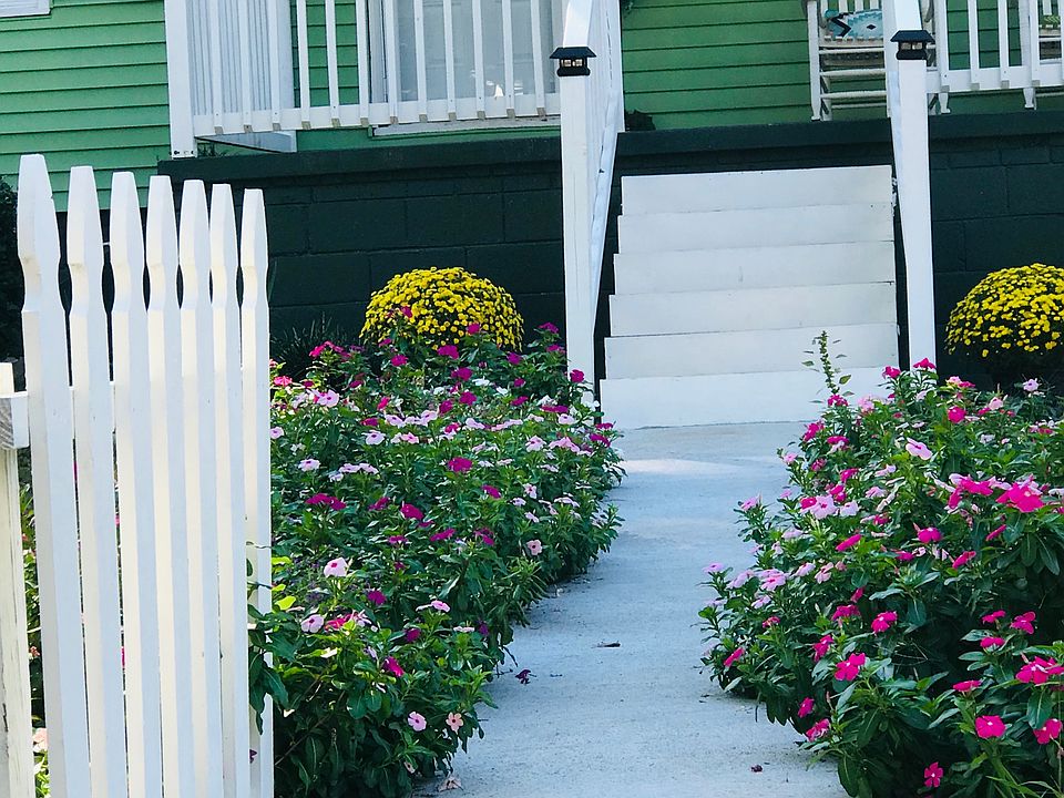 2nd image of 2869 Bayard St