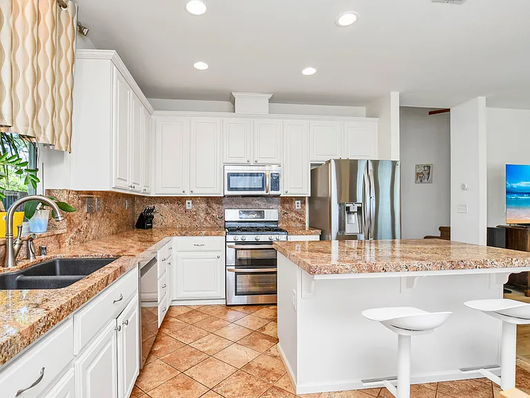 823 Springhaven Dr — Photo 8