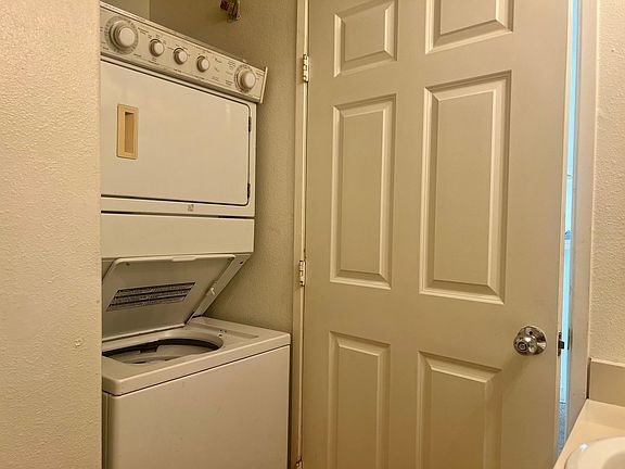 5th image of 75-6081 Alii Dr APT N102