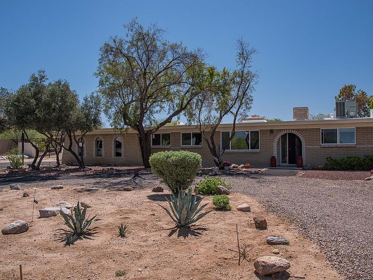 1331 W Emerine Dr Tucson, AZ, 85704 Apartments for Rent