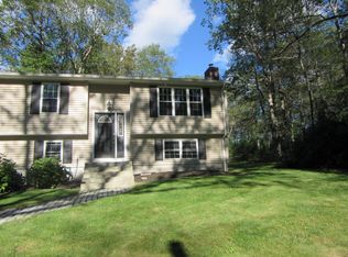 63 Breakheart Hill Rd, West Greenwich, RI 02817