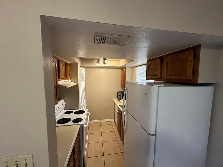 1300 Arlington Ln NE #1 — Photo 4