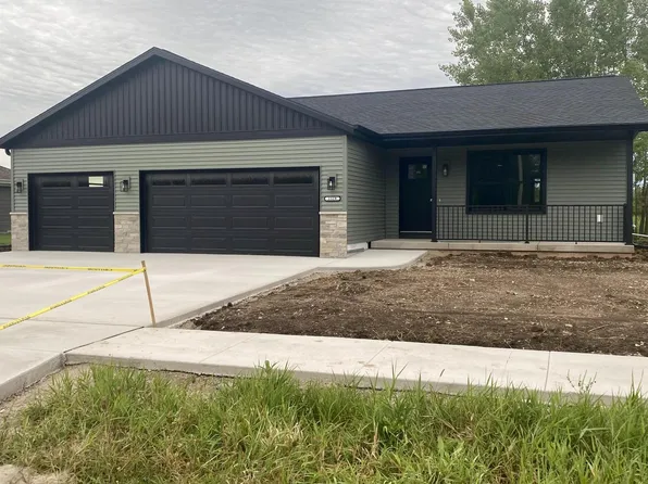1519 Alpine CIRCLE, North Fond Du Lac, WI 54937