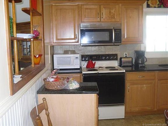 4th image of 98 Macauley Ave