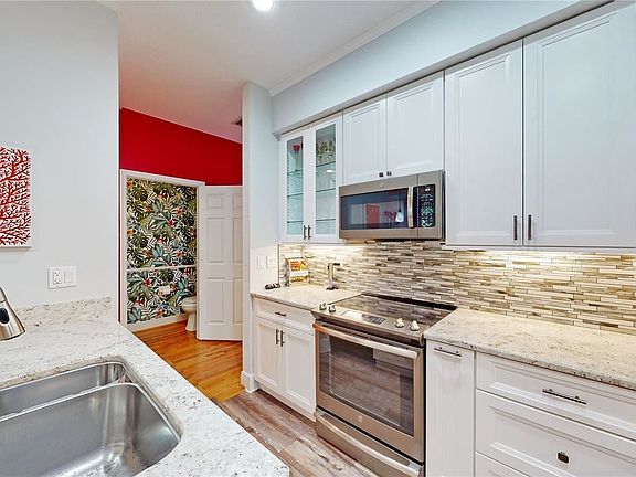 4th image of 350 2nd St N APT 26