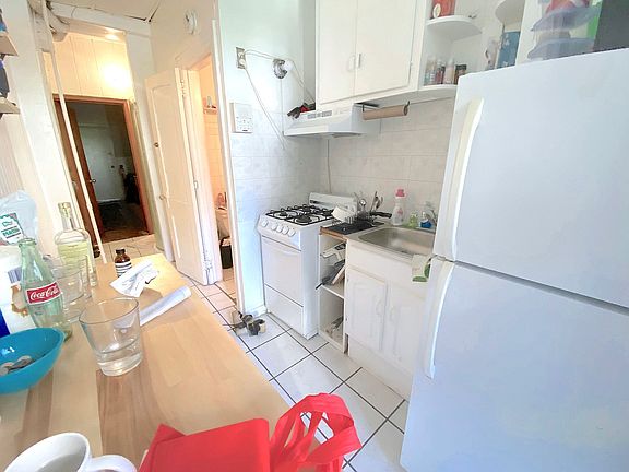 5th image of 147 N 6th St #1