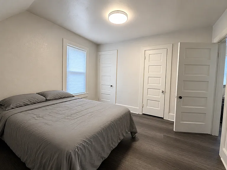 1112 Wisconsin Ave — Photo 10