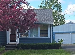 628 E 39th St, Hibbing, MN 55746