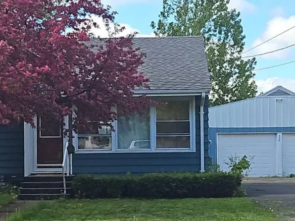 628 E 39th St, Hibbing, MN 55746