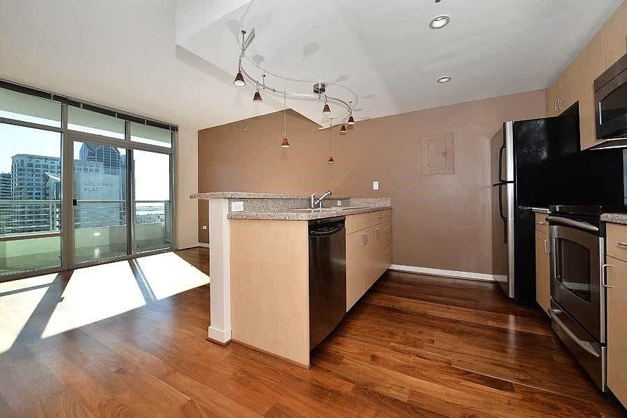 1st image of 425 W Beech St Unit 1302
