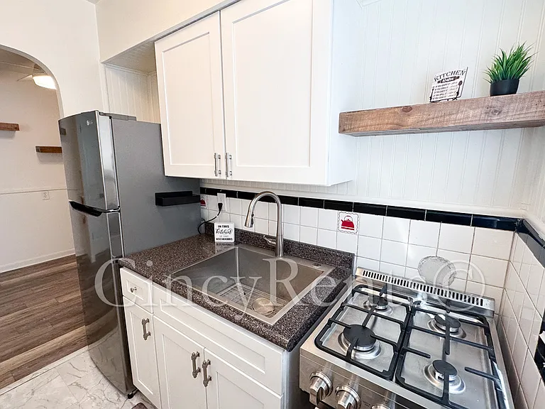 2782 Observatory Ave #7 — Photo 7