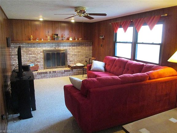 4th image of 3066 Roanoke Dr