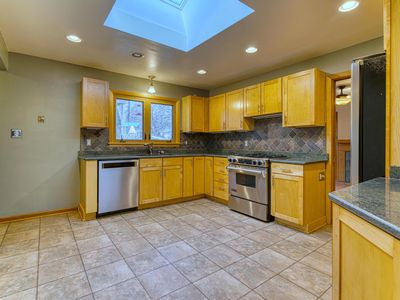 6997 N Braeburn Ln, Glendale, WI, 53209