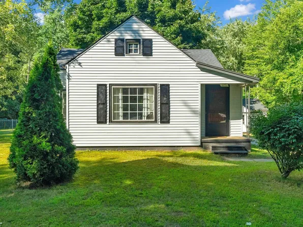 3955 Pine Grove Ave, Fort Gratiot, MI 48059