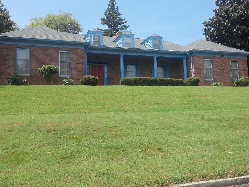 1st image of 827 College St