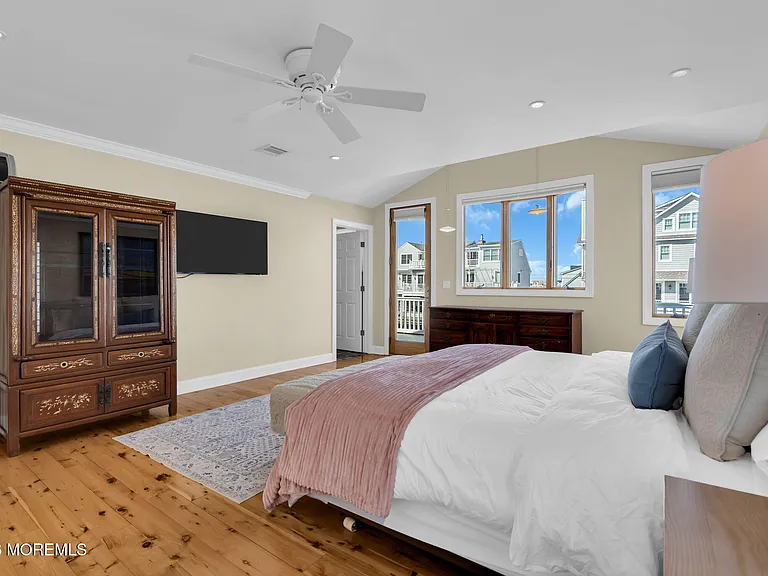 326 Cutter Ln — Photo 18
