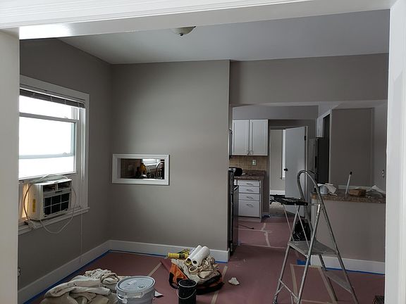 Dining room- NEW PAINT