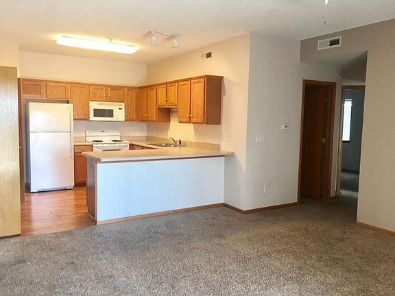 2nd image of 460 N Kansas Ave #8