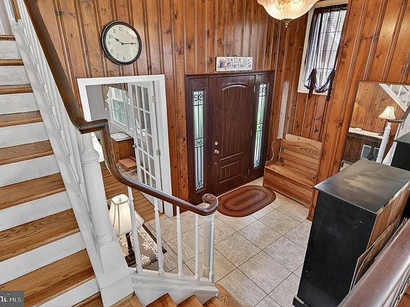 2nd image of 2803 Waterford Dr