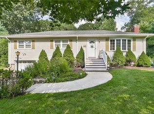 61 Rolling Ridge Rd, Shelton, CT 06484