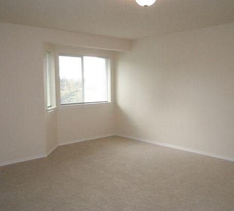 5th image of 921 Orchid Pl Unit 102