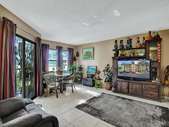 4th image of 1300 SW 125th Avenue #203K