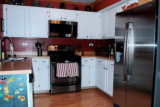 4th image of 3242 S Bremerton Ct