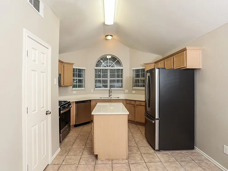 5628 Indian Hill Dr — Photo 8