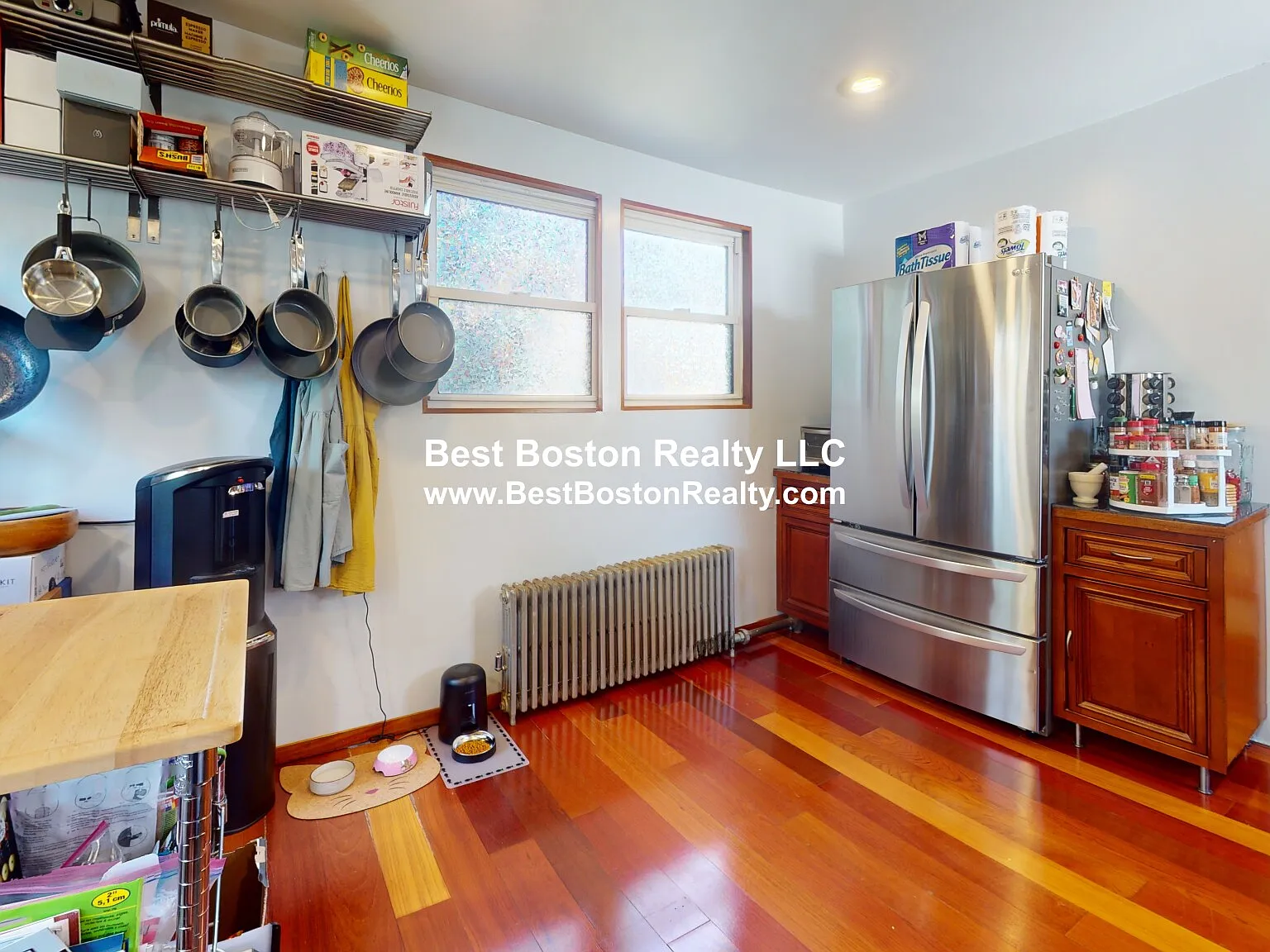 3 bed, 1.0 bath, 1200 sqft, $3,600 — Photo 3