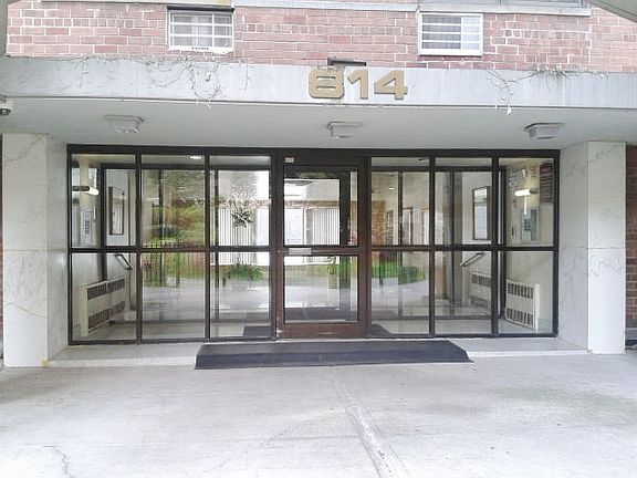 4th image of 814B Tilden St #1A