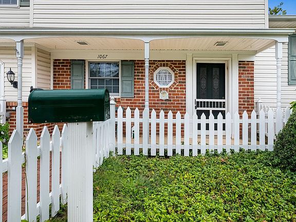 5th image of 1067 Log College Dr