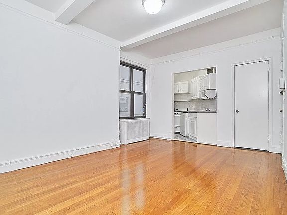 4th image of 135 E 50th St APT 6g
