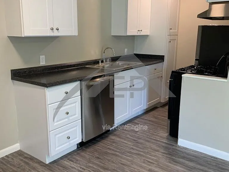 207 E Hurd St #3 — Photo 5