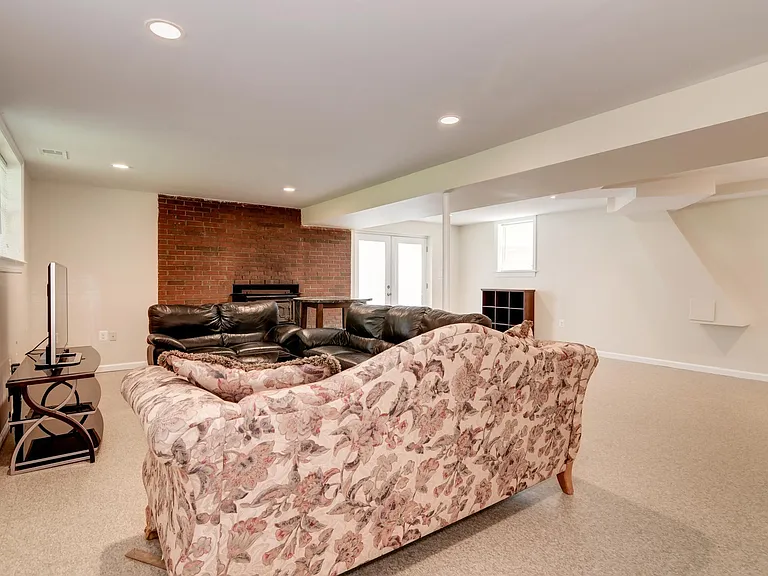6275 Fenwick Rd — Photo 28