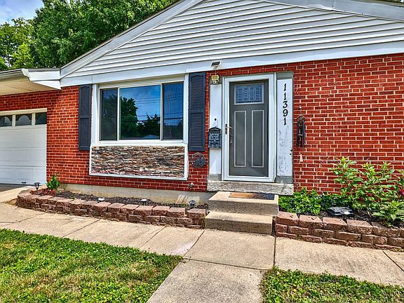 3rd image of 11391 Rose Ln