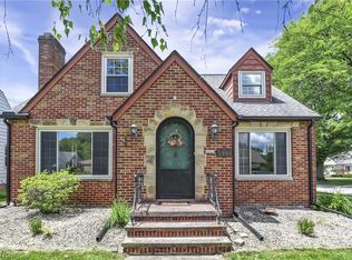 5998 Maplecliff Dr, Parma Heights, OH 44130